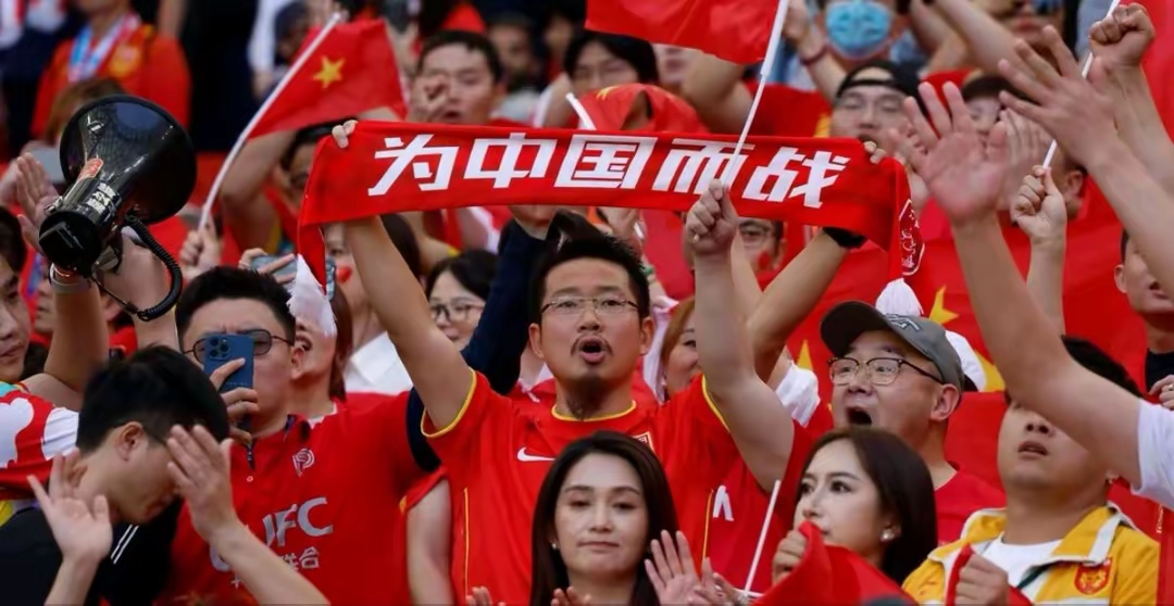 雄风万丈，国内足球百战百胜锋芒毕露的简单介绍