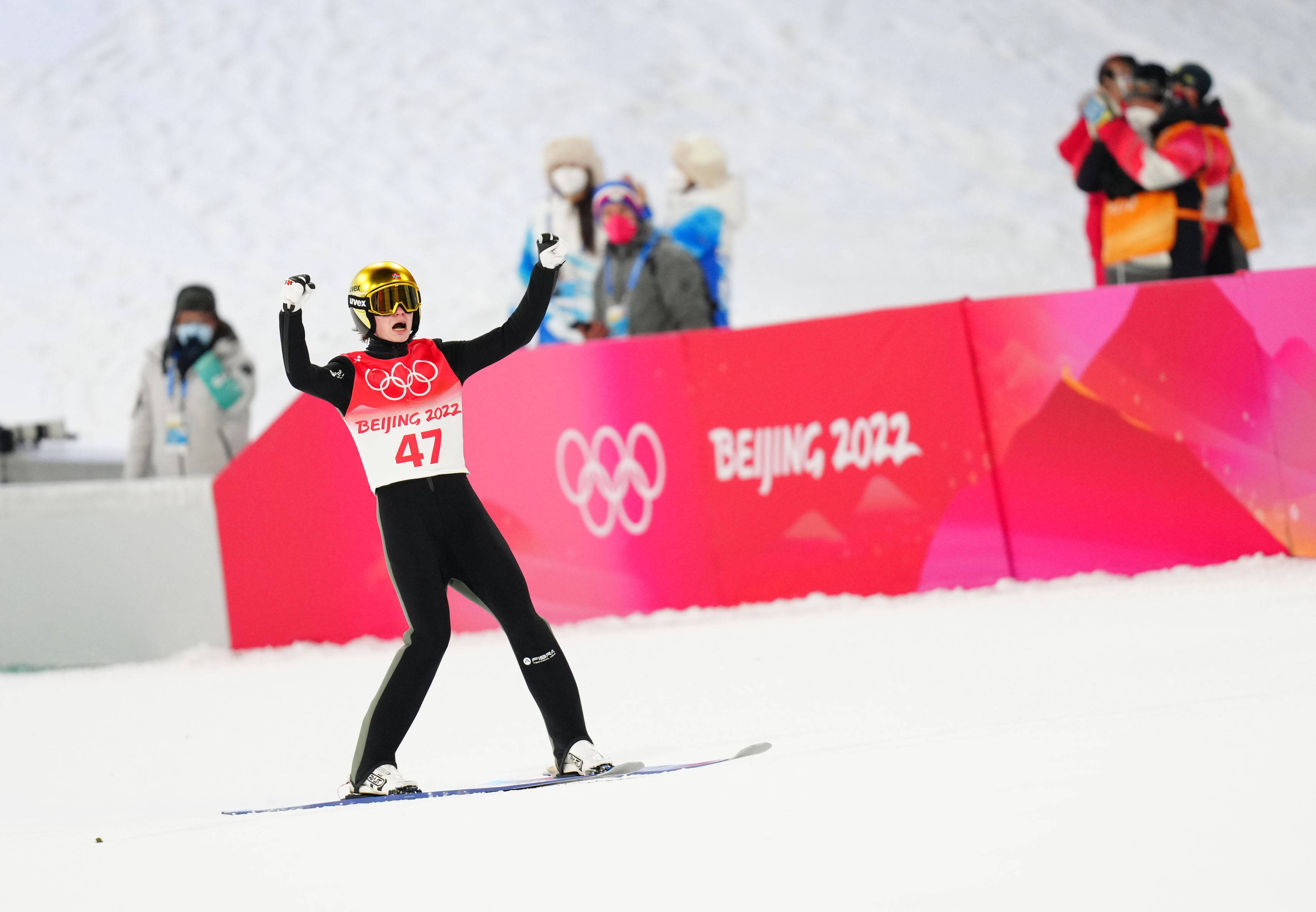 挪威滑雪选手再次夺冠,领跑金牌榜 挪威滑雪选手再次夺冠,领跑金牌榜