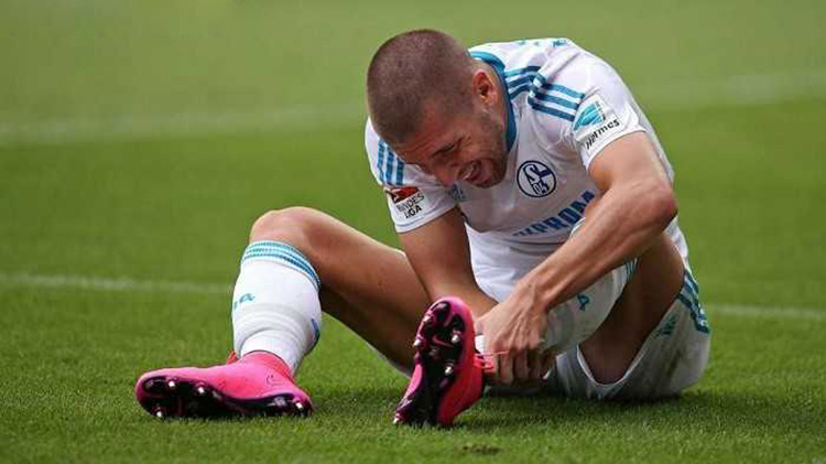 开云体育中国-双胞胎足球运动员被爆性别认同问题，受到质疑