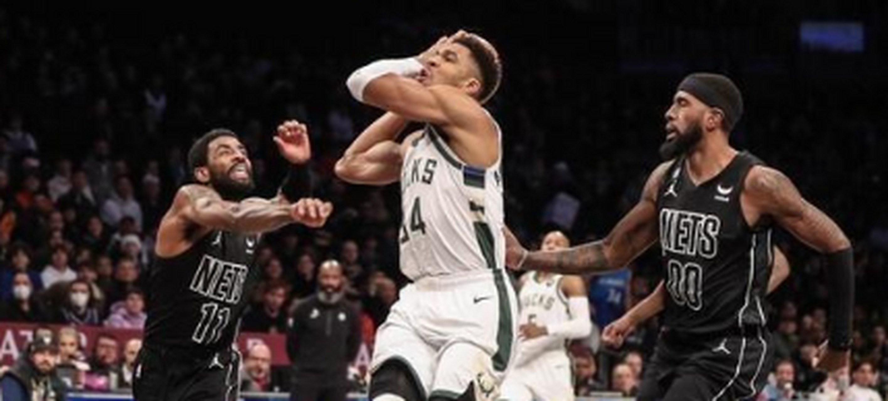 篮网大胜雄鹿,杜兰特狂砍38分 篮网大胜雄鹿,杜兰特狂砍38分