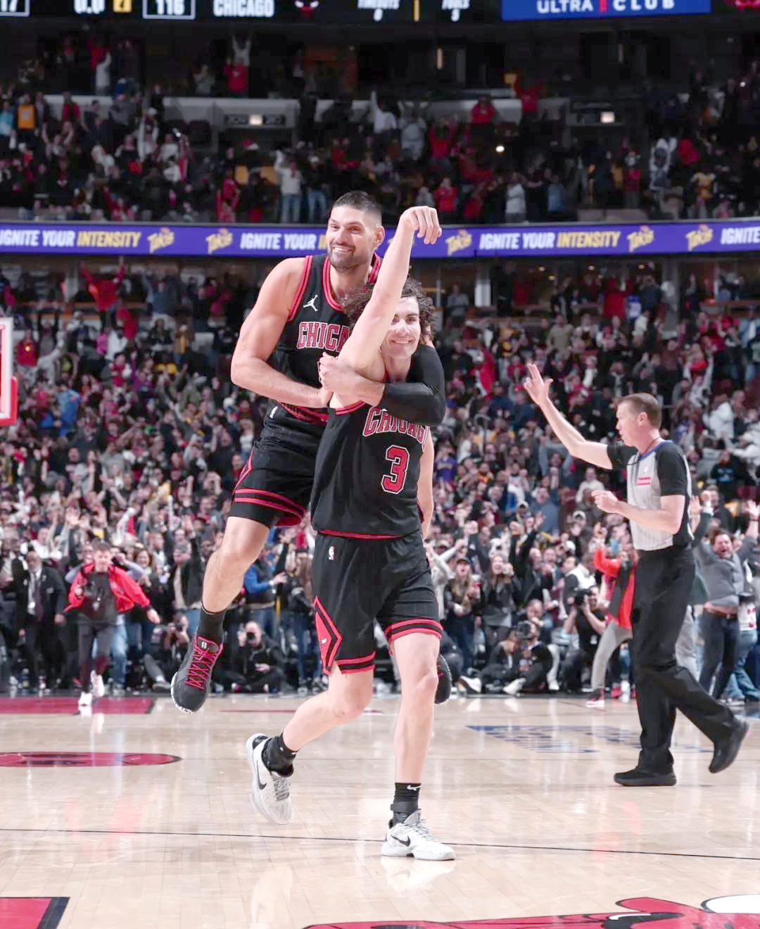 开云体育下载-湖人逆转公牛，全队高歌迎战