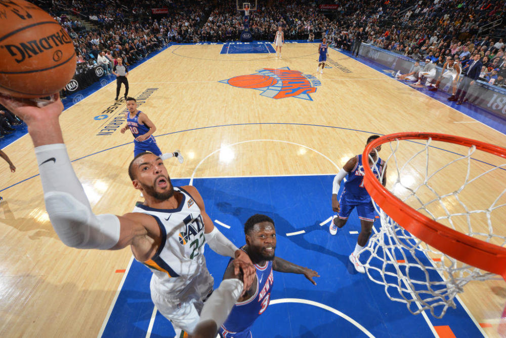 开云体育官网-爵士力克尼克斯，米切尔和戈贝尔发威