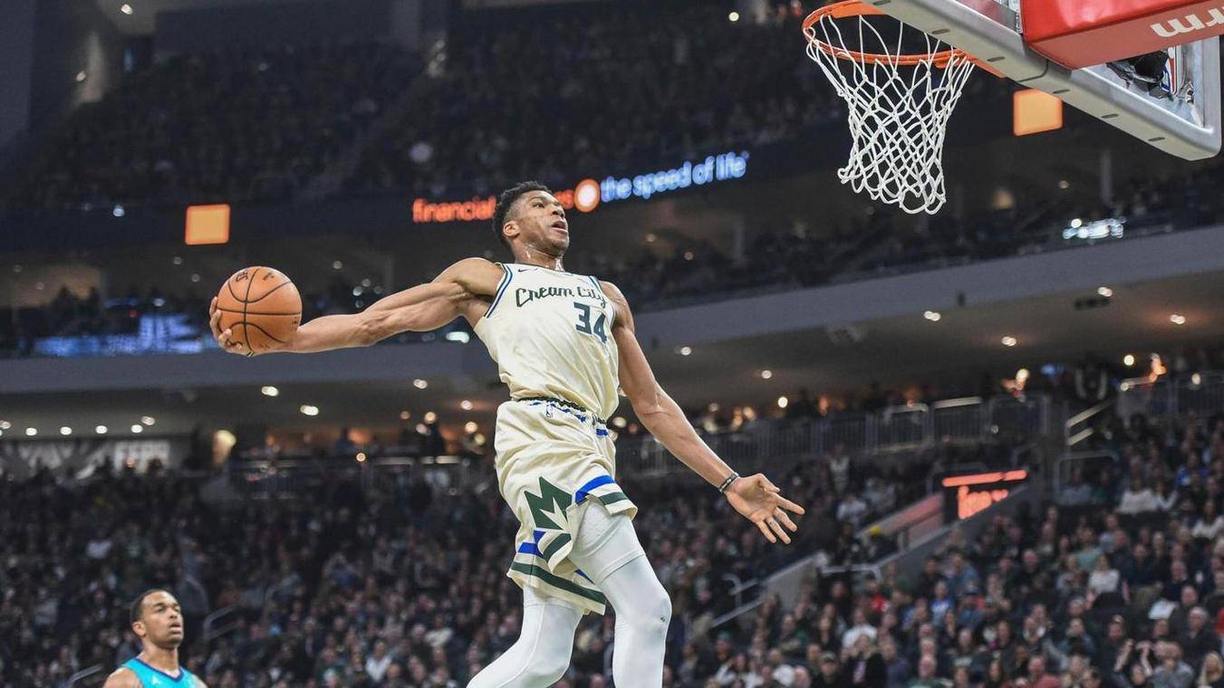 雄鹿惨败篮网,字母哥26分难救主 雄鹿惨败篮网,字母哥26分难救主