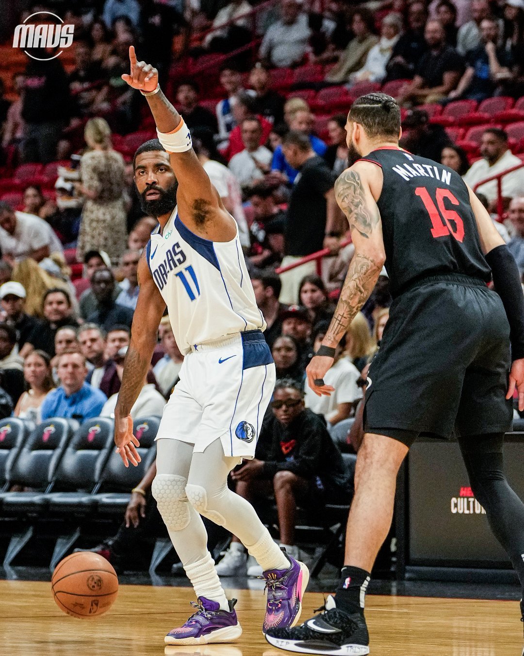 开云体育登录-鹈鹕战胜独行侠，锁定季后赛席位