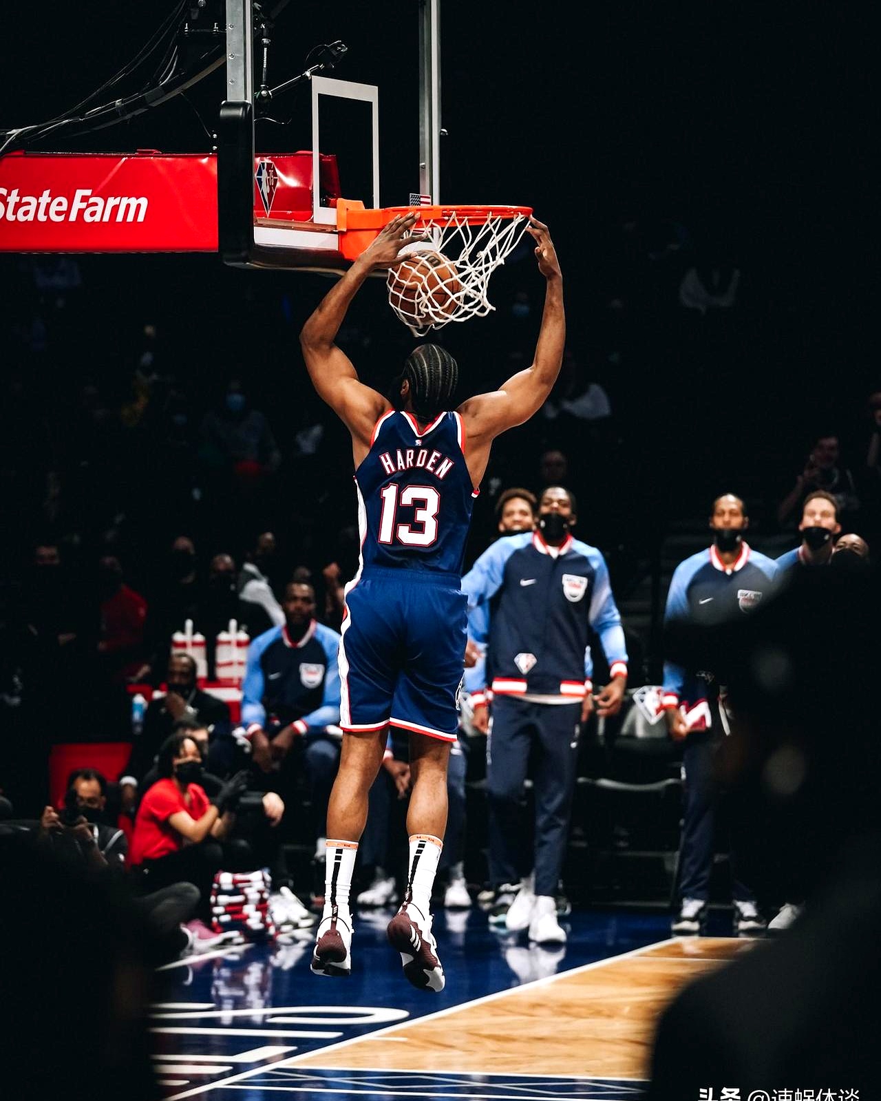 篮网主场大胜太阳，实现逆袭