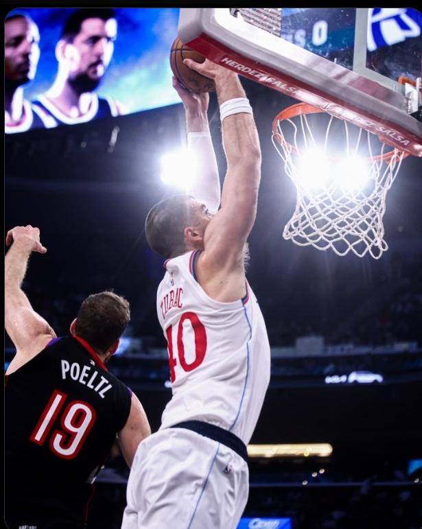 快船主场惨败,猛龙逆袭获胜 快船主场惨败,猛龙逆袭获胜