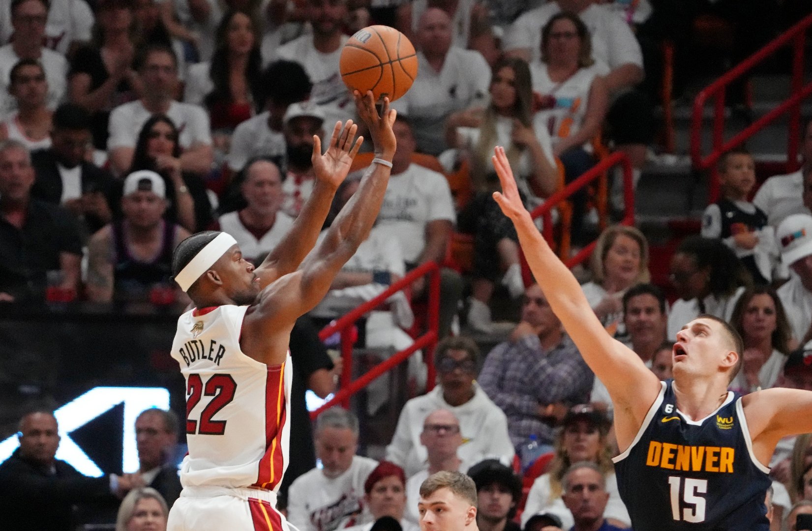 包含热火击败灰熊，反扑告捷的词条